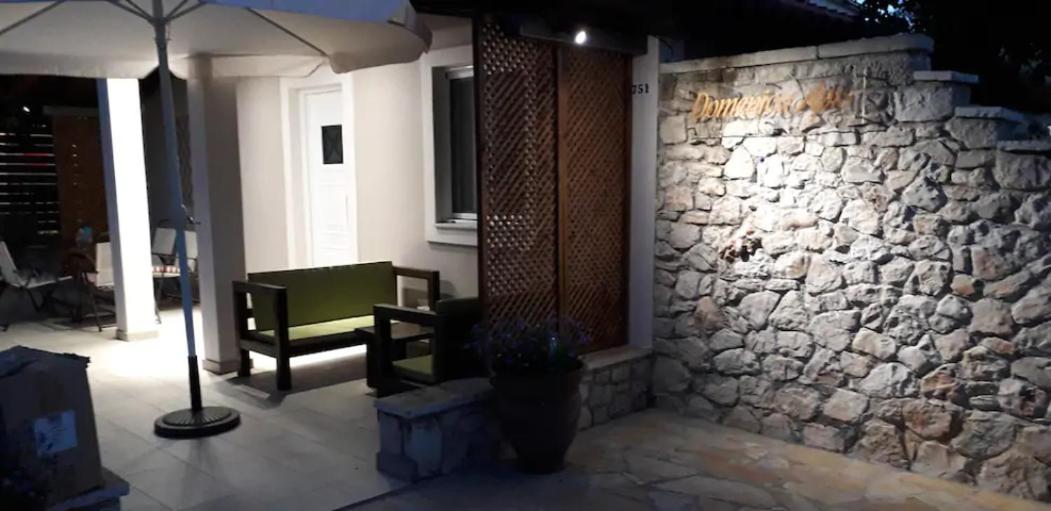 Domenica Apts I لاغاناس الغرفة الصورة